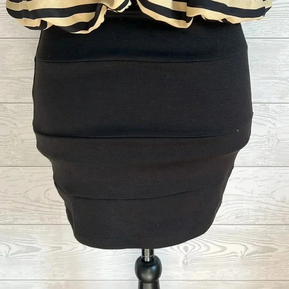 Trixxi Strapless mini dress size small NWT - Picture 5 of 7